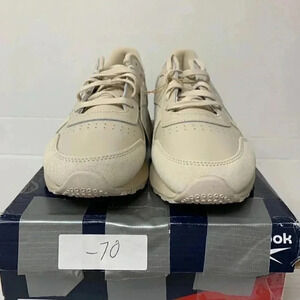 -70 Classic Leather SF Womens Running Course A Pied-US 10 WOMENS